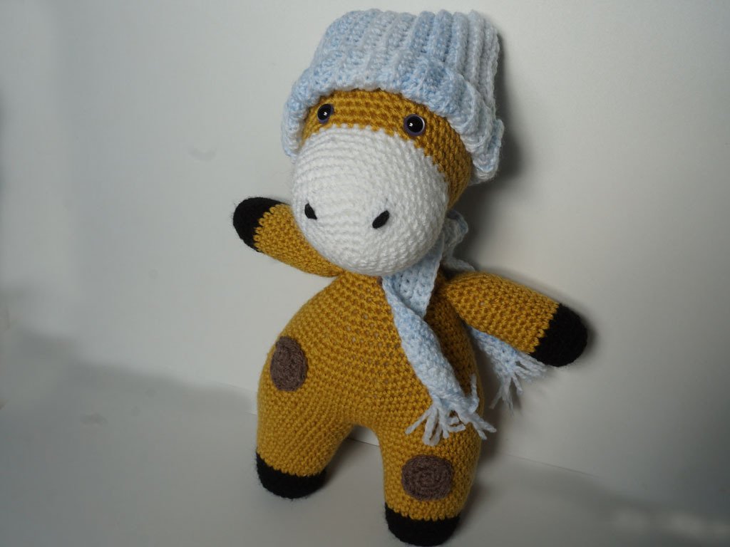 Crochet Pattern Giraffe with clothes to change! - Image 8