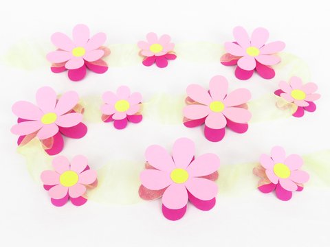 Blumengirlande in Rosa – Bastelvorlagen mit Anleitung