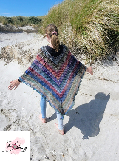 Poncho "Wollkatze" mit falschen Zöpfen