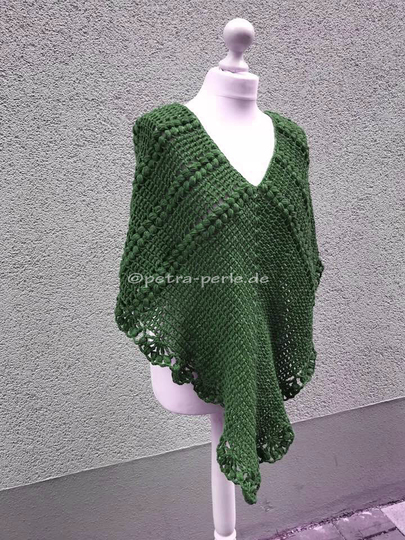 Poncho "Wollkatze" mit falschen Zöpfen