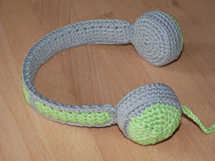 Crochet pattern earphones