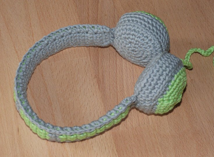 Crochet pattern earphones