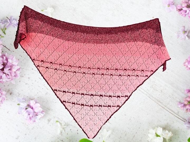 Strickanleitung für Dreieckstuch Fliederknospen
