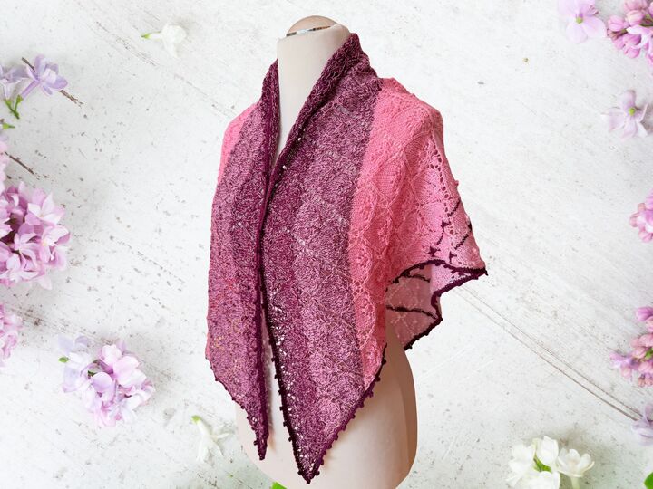 Strickanleitung für Dreieckstuch Fliederknospen