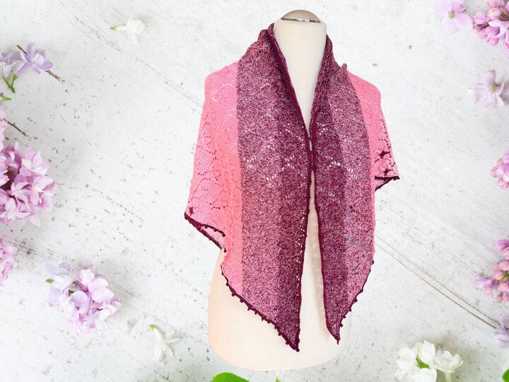 Strickanleitung für Dreieckstuch Fliederknospen