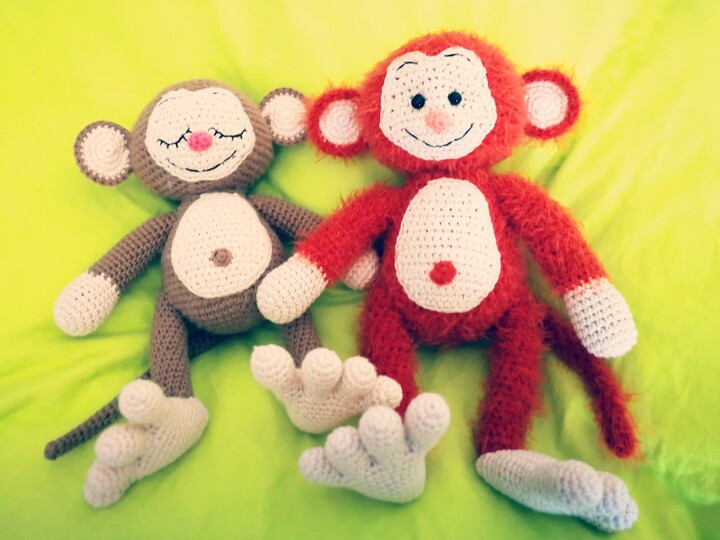 Drollige Äffchen zum Spielen und Schmusen