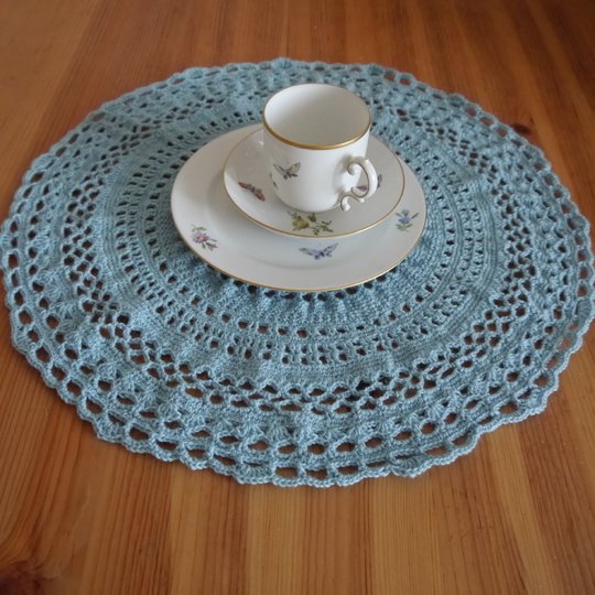 Midori Häkelanleitung: Kreiere eine elegante Tischdecke