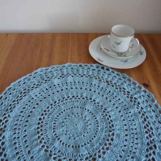 Midori Häkelanleitung: Kreiere eine elegante Tischdecke