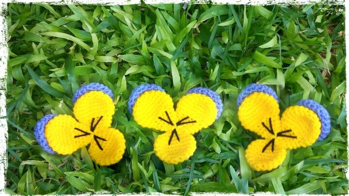 Häkelanleitung Violette Blume PDF english-Deutsch-dutch