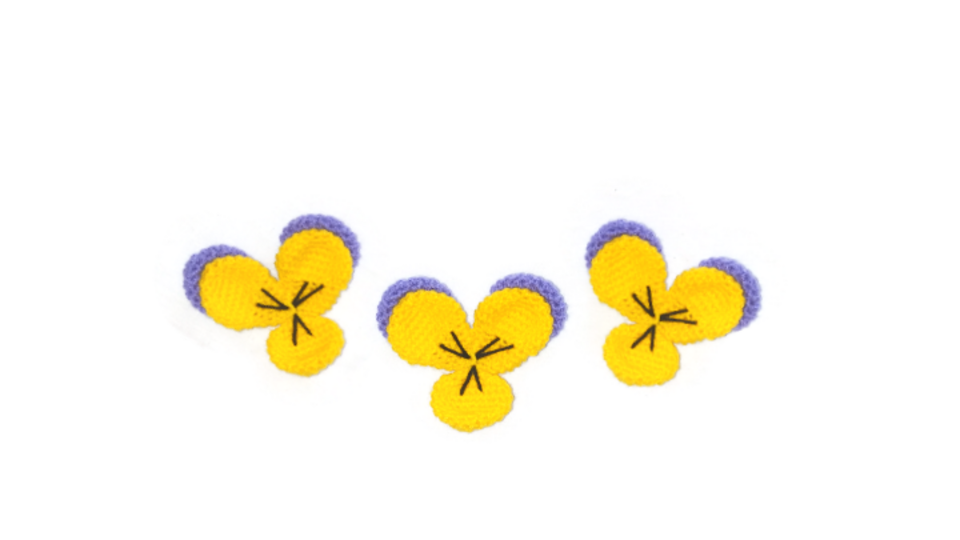 Häkelanleitung Violette Blume PDF english-Deutsch-dutch