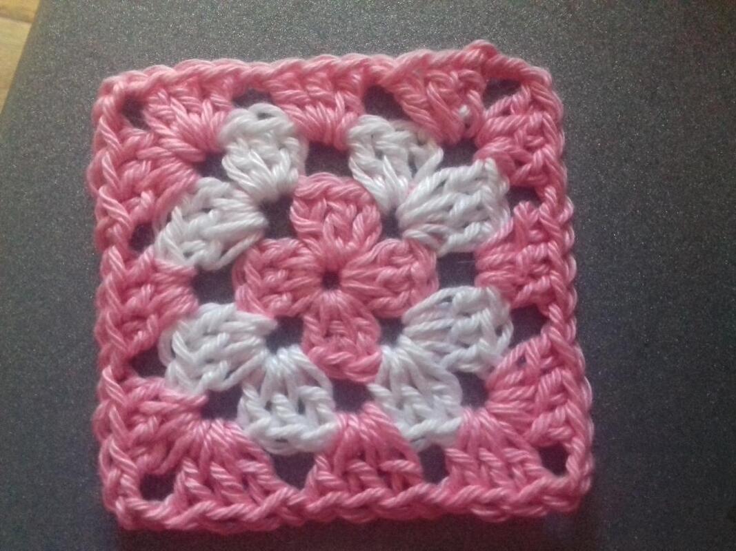 Pink-white crochet granny square pattern