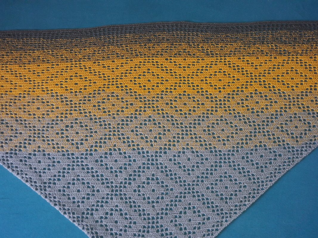 Triangular Shawl "Rhombuses" crochet pattern