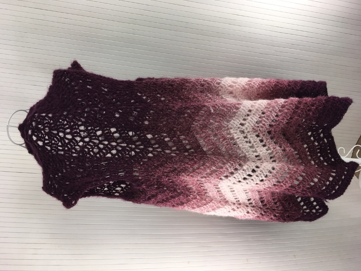 Tuchweste "Explosion" mit 1 BOBBEL-MOHAIR von Woolly Hugs gehäkelt