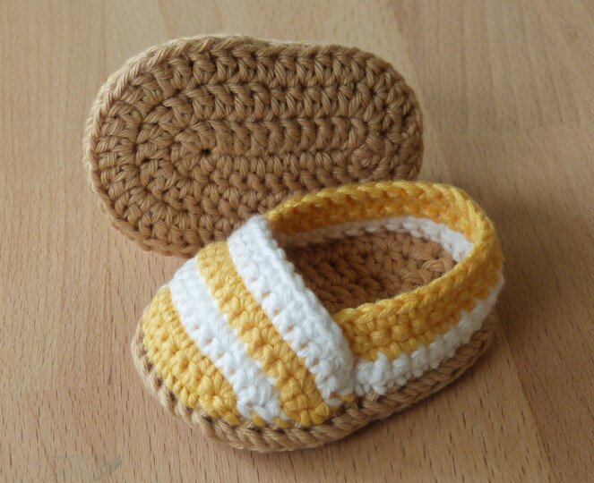 Crochet pattern for doll espadrilles and clogs