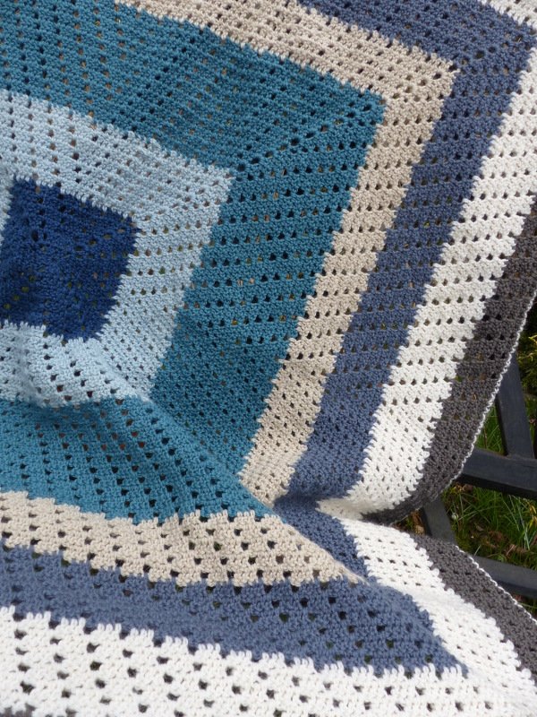 Häkelanleitung Decke "Big Granny" - Bild 11