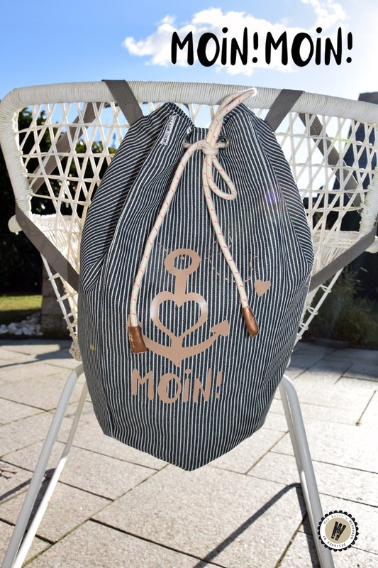 Gestreifter Kordelzugbeutel mit Anker-Herz-Motiv und 'MOIN!'-Schriftzug