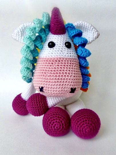 Unicorn Mathilde (music box) - crochet pattern