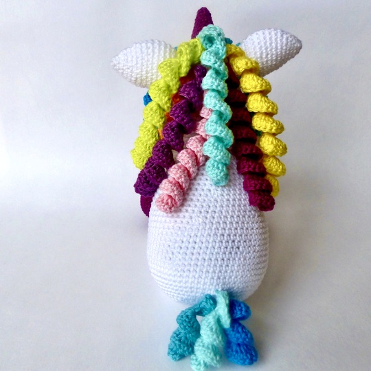 Unicorn Mathilde (music box) - crochet pattern