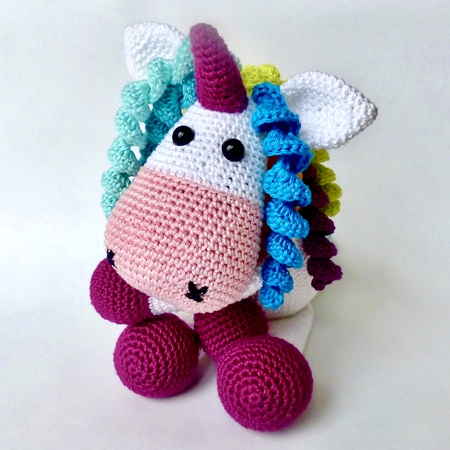 Unicorn Mathilde (music box) - crochet pattern