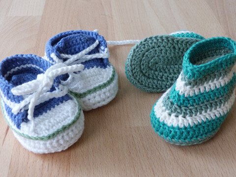 Crochet pattern for dolls' trainers and boots