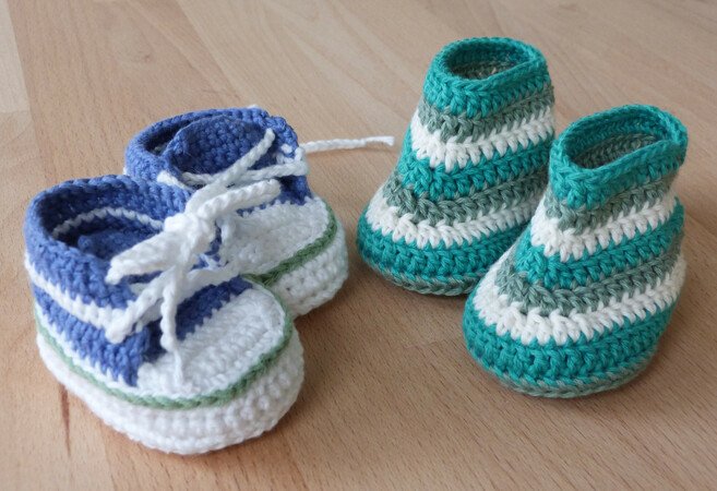 Crochet pattern for doll's trainers and boots