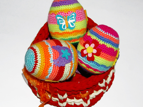Amigurumi pattern for Easter Colorful Eggs. Crochet easter souvenir