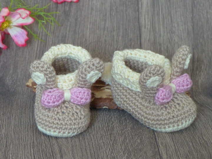Baby Booties „Bunny“, 0-6 months – Crochet Pattern