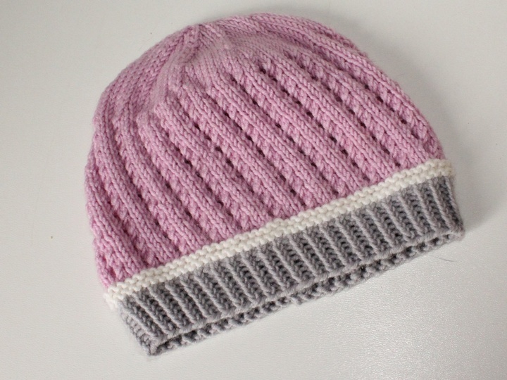 Strickanleitung Babymütze mit Lochmuster, ca. 2 - 8 Monate