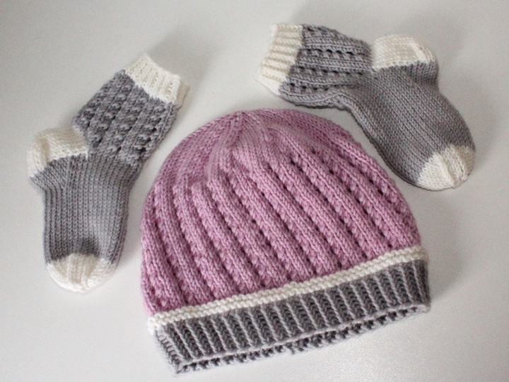 Strickanleitung Babyset, Mütze und Socken, ca. 2 - 8 Monate, Sohlenlänge ca. 12 cm