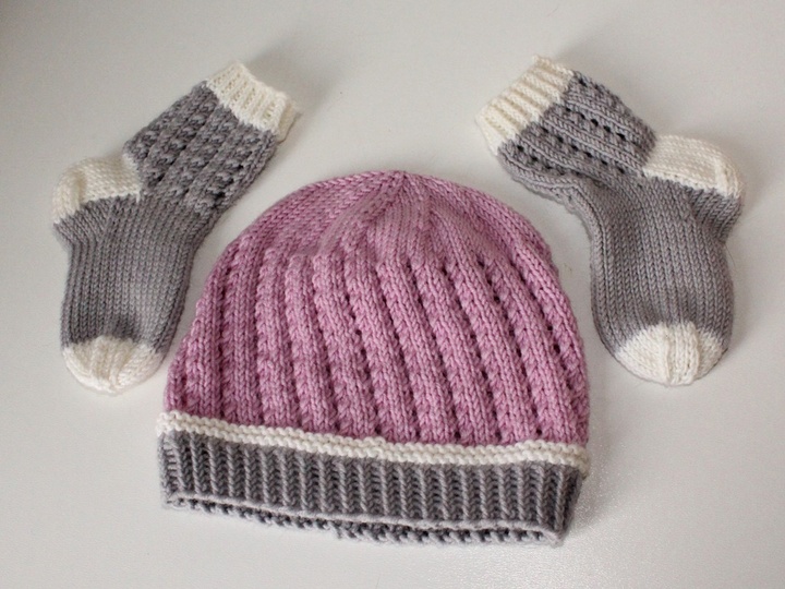 Strickanleitung Babyset, Mütze und Socken, ca. 2 - 8 Monate, Sohlenlänge ca. 12 cm