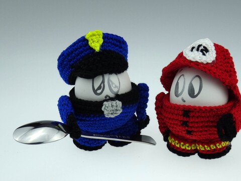 Eierwärmer Feuerwehrmann und Polizist Häkelanleitung Amigurumi