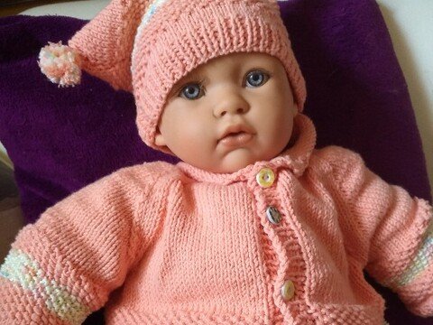 Strickanleitung für eine niedliche Babygarnitur