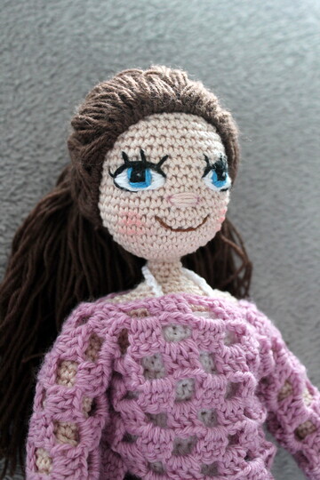 Crochet a Doll – a Poseable Doll with Clothes to Change (EN & DE)
