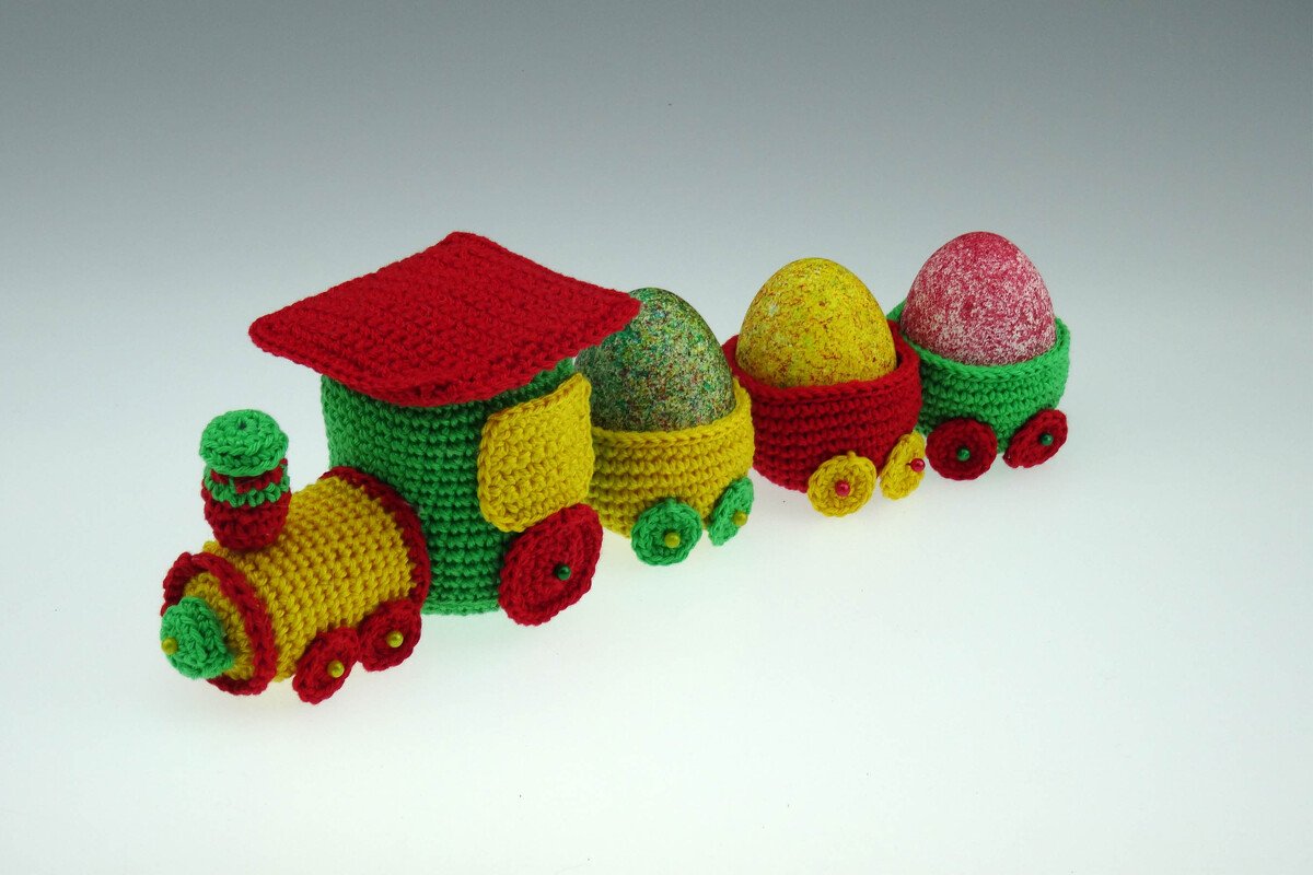 Eierbecher Zug - Lokomotive Häkelanleitung Amigurumi