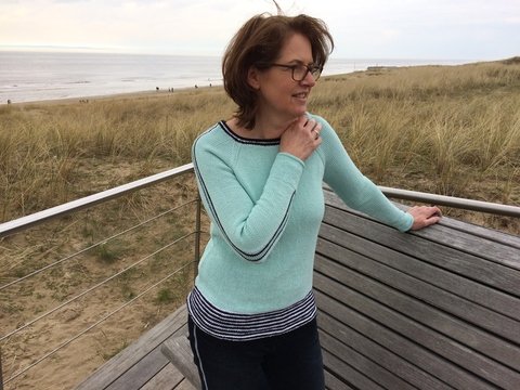 Strickanleitung, Pullover mit Seitenstreifen an den Ärmeln