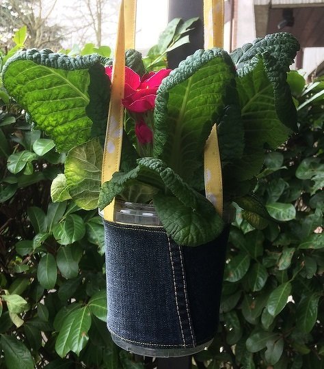 Hängeampel aus Molkereibecher/Gemüse-Eimerchen