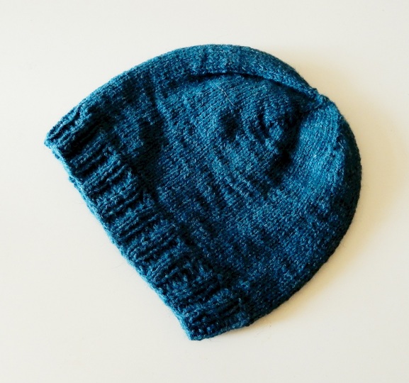 Gestrickte Damenmütze "BB"