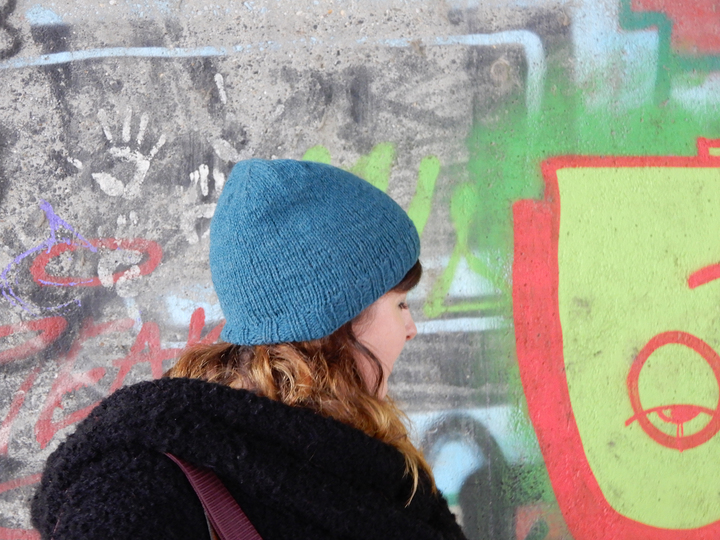 Gestrickte Damenmütze "BB"