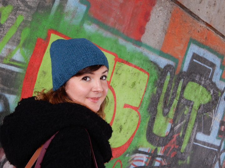 Gestrickte Damenmütze "BB"