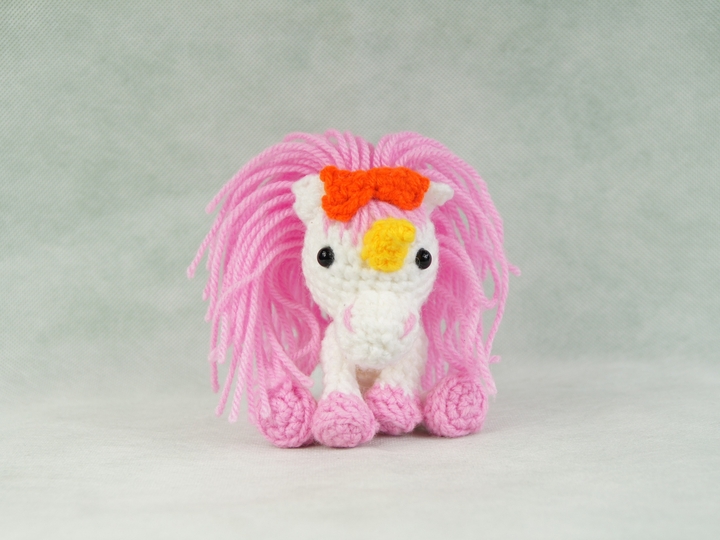 Kleines Einhorn häkeln, Häkelanleitung mit Häkelschrift