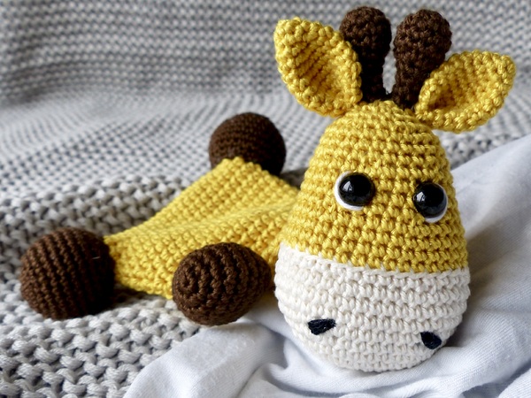Crinkle toy little giraffe