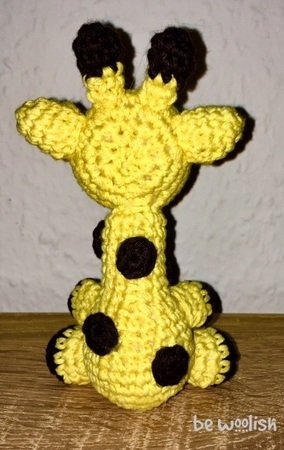 kleine Giraffe - Schlüsselanhänger / Taschenbaumler / Glücksbringer - Häkelanleitung