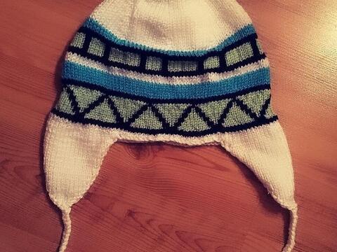 Strickanleitung für eine warme Wintermütze im Manga Anime Cosplay Stil „Yukine“