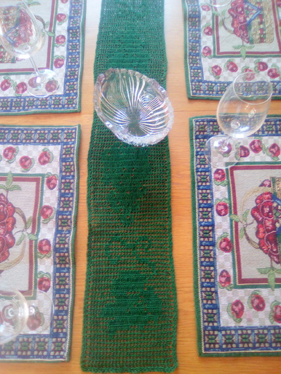 Häkelanleitung Tischläufer Weinrebe