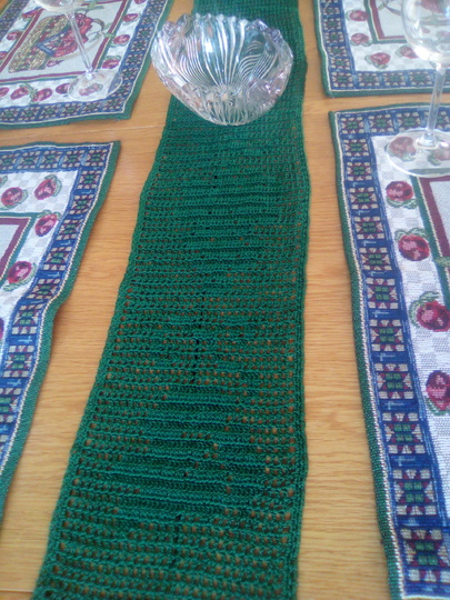 Häkelanleitung Tischläufer Weinrebe