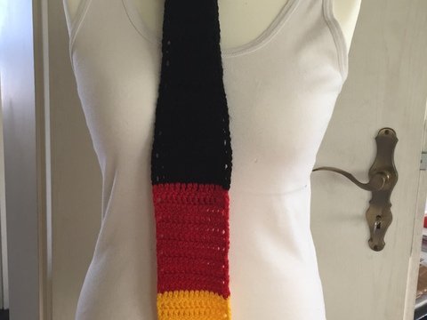 PDF- Häkelanleitung , Schlips , Krawatte , Binder , WM, Fussball,