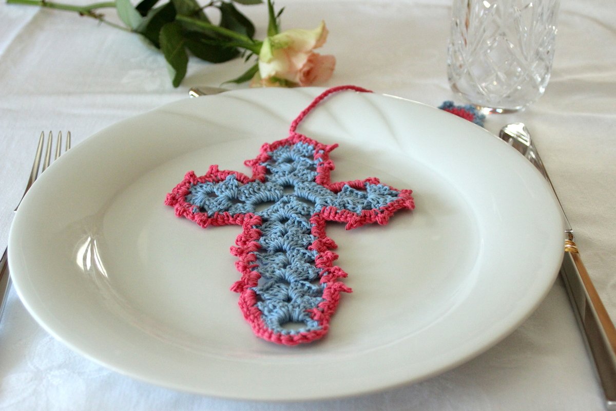 Häkelanleitung Kreuz mit Pikotrand