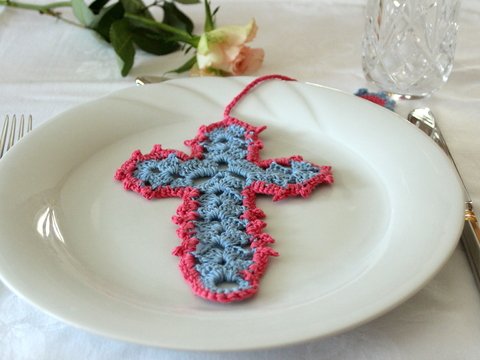 Häkelanleitung Kreuz mit Pikotrand