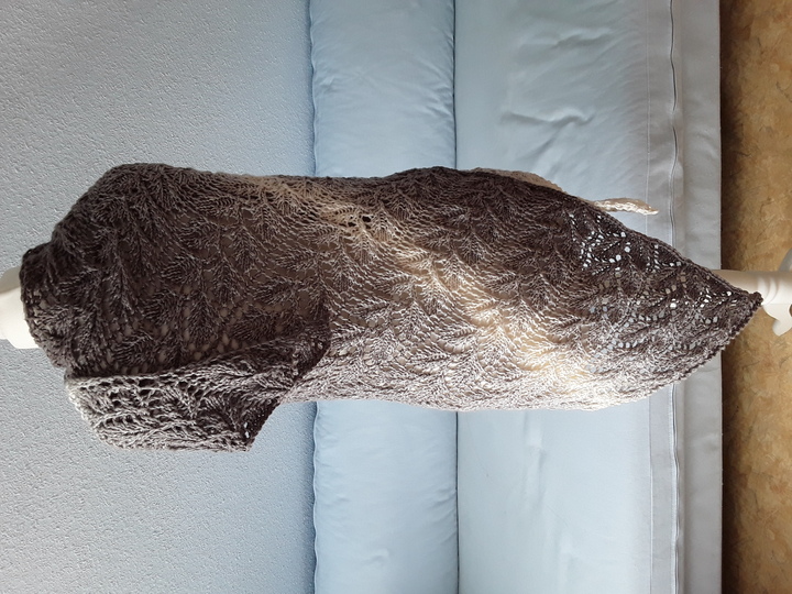 Tuch "Leaves-Stripes" mit SKY von Woolly Hugs gestrickt