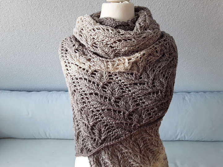 Tuch "Leaves-Stripes" mit SKY von Woolly Hugs gestrickt